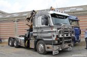 Scania_143H_450_V8_grau_silber002.JPG