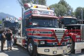 Scania_143H_V8_Voegel_001.jpg