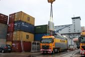 01MB_Actros_Feldmann_Auhafen022.jpg