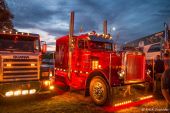 Peterbilt_359_red007.jpg