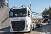 Volvo_New_FH540_Kippsattel002.jpg
