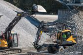 Volvo_EWR_170E_Mobilbagger001.jpg