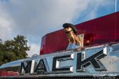 Mack_Bulldogge001.jpg