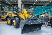 Komatsu_WA270.jpg