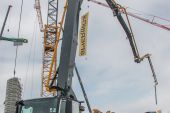 MB_Arocs_4243_Betonpumpe002.jpg