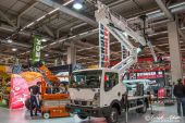 Nissan_NT400_Oil&Steel.jpg