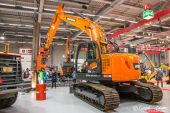 Doosan_DX235CR_Raupenbagger.jpg
