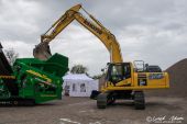 Komatsu_PC365_HLC_Hybrid.jpg