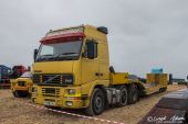 Volvo_FH12_420_Saunders_Garage001.jpg