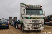 Volvo_FH12_420_L.F.Nicholls&Sons.jpg