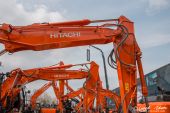 Hitachi_Stand003.jpg