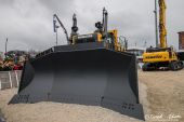 Komatsu_D375A_Bulldozer001.jpg