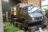 Steyr_Puch_Pinzgauer_Sanitaet.jpg