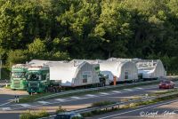 Ein Schiffsrumpf unterwegs