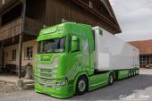 Scania_New_520S_V8_Mueller_Ermensee_Cristallo.jpg