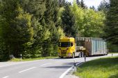16Scania_580R_V8_Welti-Furrer_Koelliken002.jpg