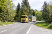 17DAF_XF_Euro6_530_Welti-Furrer_Koelliken001.jpg