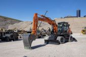 Hitachi_ZAXIS_135W_Mobilbagger002.jpg
