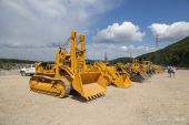 Caterpillar_Trackson_D4_Tractor_IT4_Shovel003.jpg