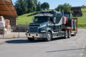 Mack_Vision003.jpg