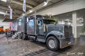 International_9900i_Top_Can.jpg