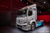 MB_eActros_300_Sattelzugmaschine.jpg