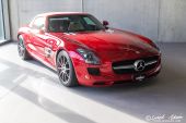 Mercedes-Benz_SLS_rot.jpg