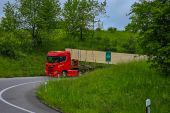 03Scania_660R_V8_Holztransport_AG_Tavannes001.jpg