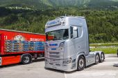 Scania_650S_Martinelli_Trasporti.jpg