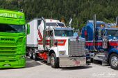 Kenworth_W900_Koffersattelzug002.jpg