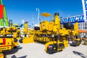 Gomaco_GP2400_Betonfertiger.jpg