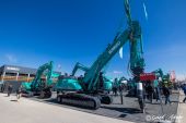 Kobelco_SK300NLC_Raupenbagger.jpg