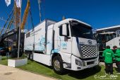 Hyundai_Xcient_Fuel_Cell_Wasserstofftankstelle.jpg