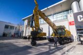 Caterpillar_352_Raupenbagger_.jpg