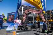 Liugong_909ECR_Raupenbagger.jpg