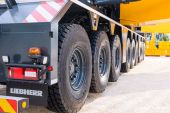 LIEBHERR_LG_1800-1.0_Gittermastkran002.jpg