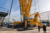 LIEBHERR_LG_1800-1.0_Gittermastkran001.jpg