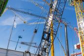 PV-E-Crane_Raupenkran.jpg