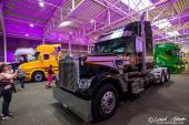 Freightliner_Coronado_Hugelshofer.jpg