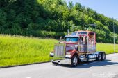 Kenworth_W900_Aerecab003.jpg