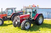 Massey-Ferguson_3120_Traktor.jpg